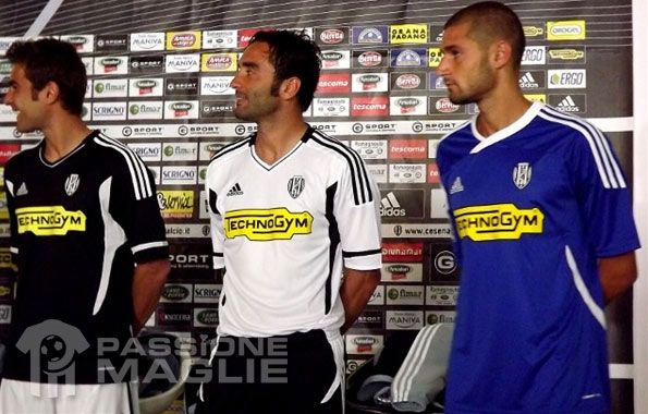 Le maglie del Cesena 2011-2012 griffate Adidas per il secondo anno