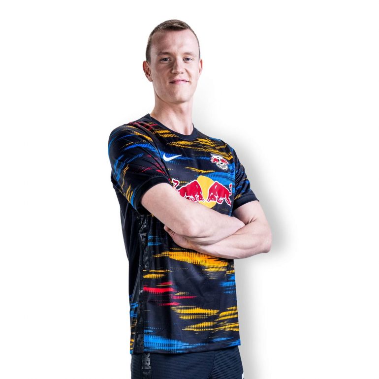 Maglie Redbull Lipsia 2021-2022 Nike, novità la fantasia Glitch