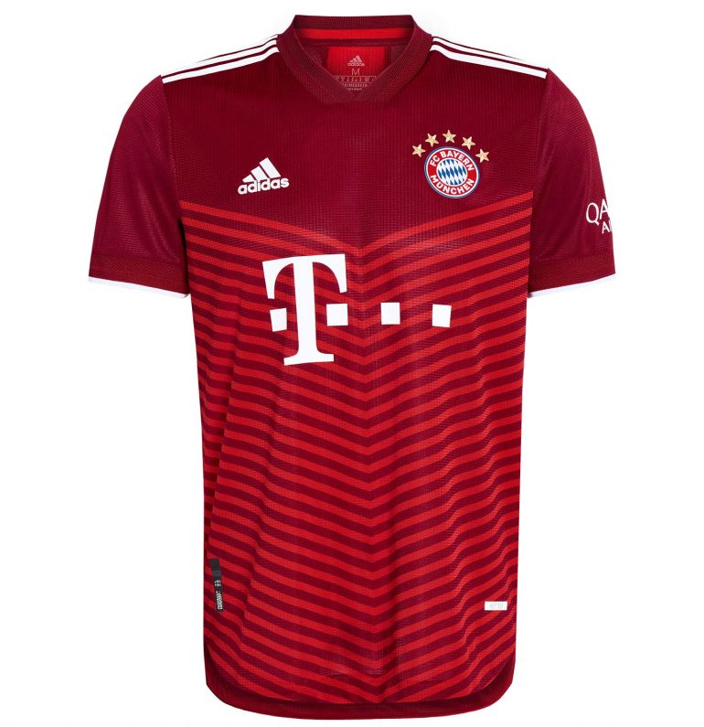 Maglia Bayern Monaco 20212022 con le 5 stelle sullo stemma