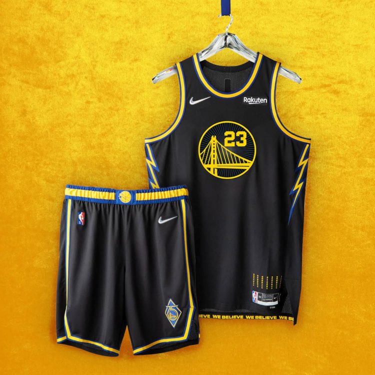 NBA, i Golden State Warriors presentano la nuova maglia Statement